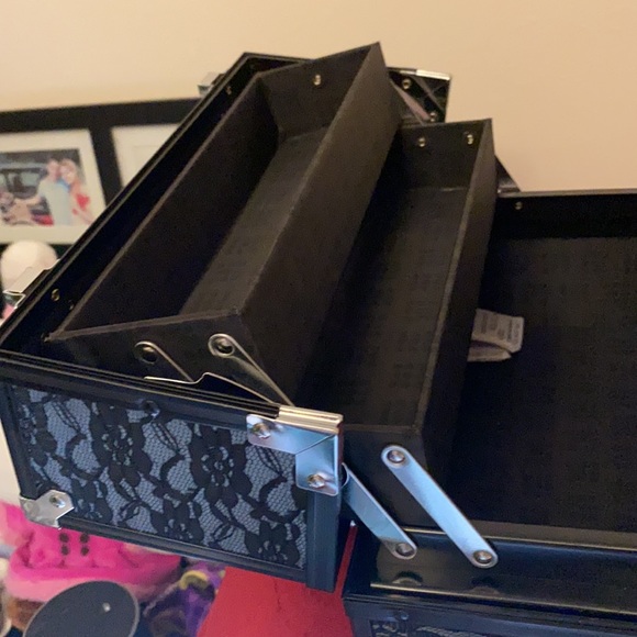 Caboodles Organizing Make Up Case - Picture 6 of 8